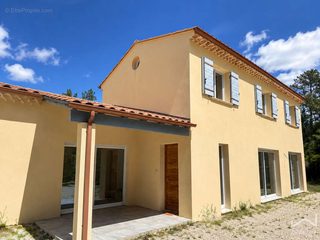 Maison à SAINT-RESTITUT