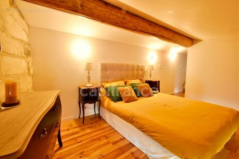 Maison à SAINT-PIERRE-DE-MEZOARGUES