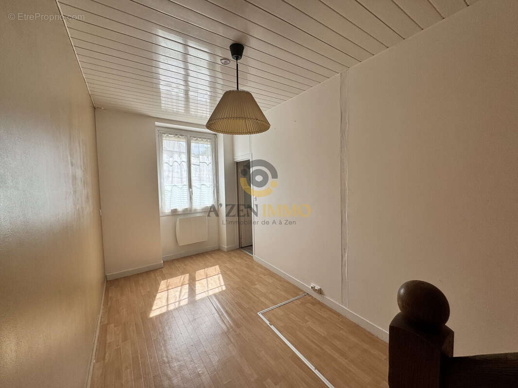 Maison à SECONDIGNY