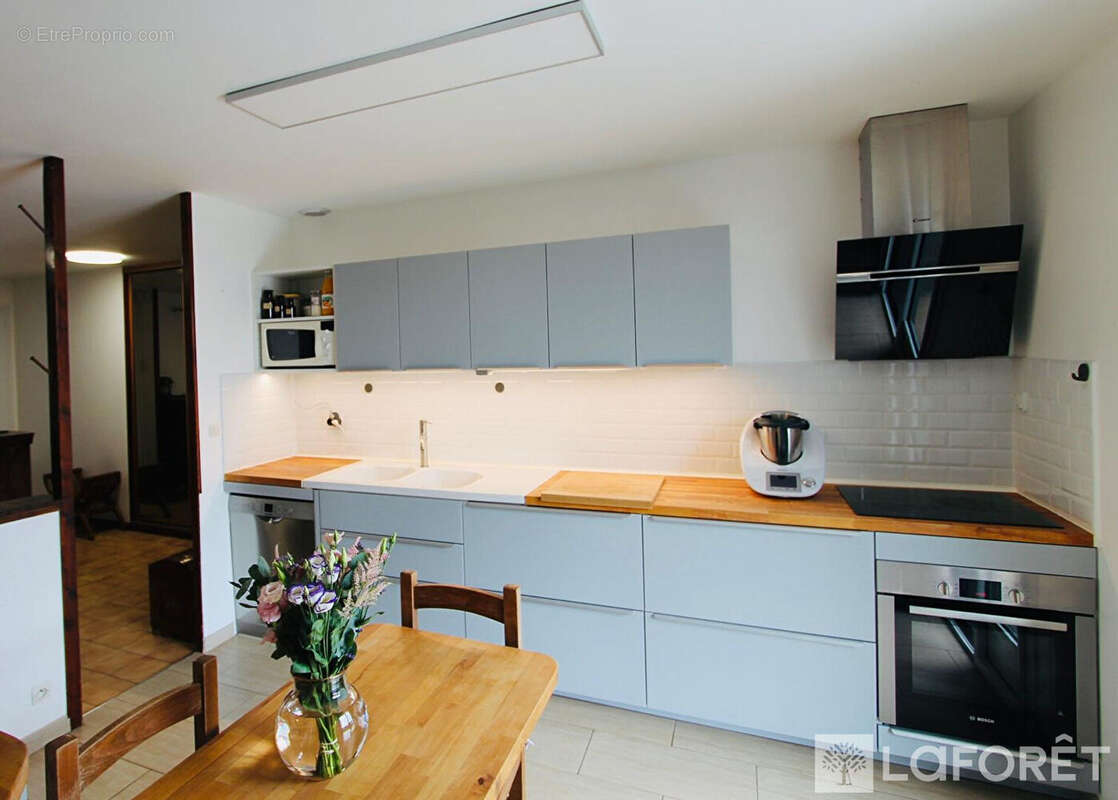 Maison à SAINT-JEAN-D'ILLAC