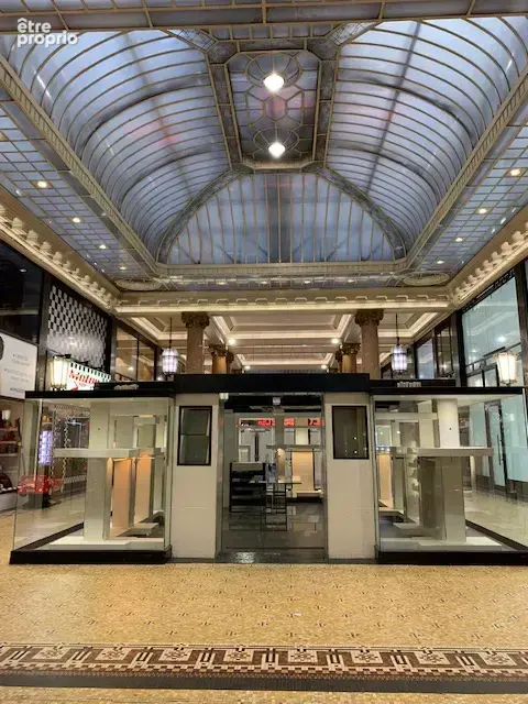 Commerce à PARIS-8E