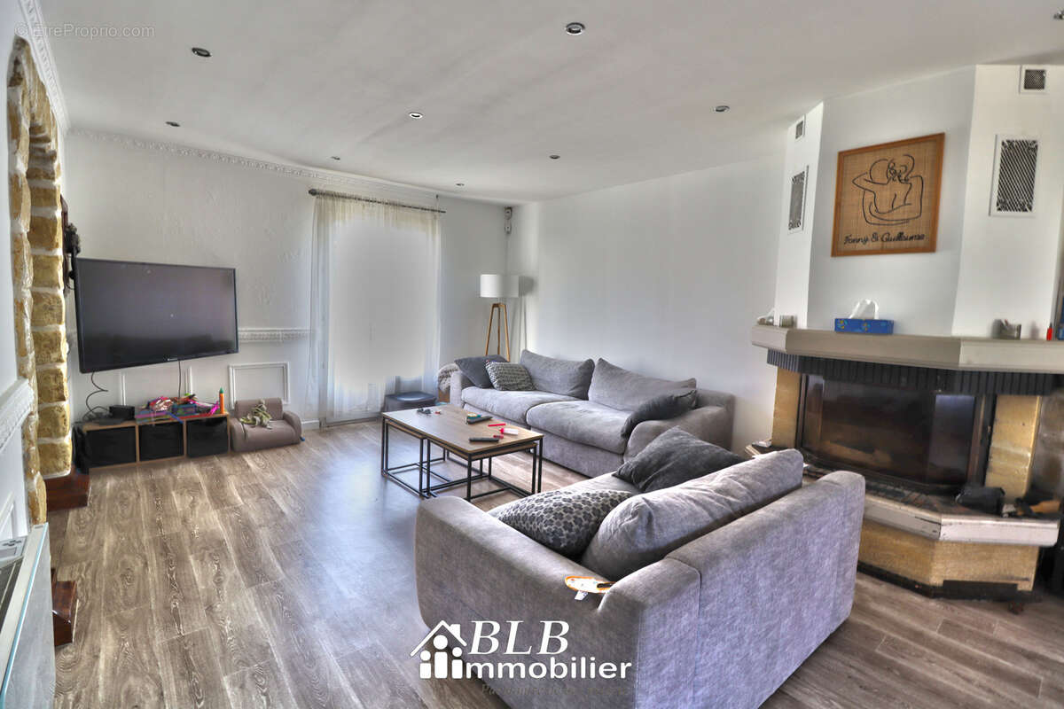 Maison à LE PERRAY-EN-YVELINES