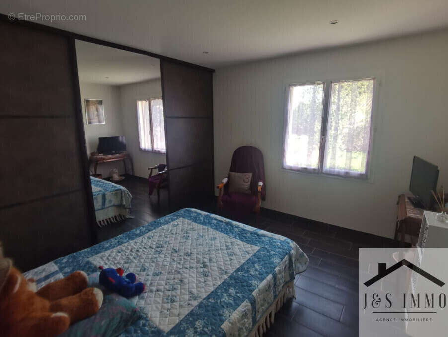 Maison à CHASSENEUIL-SUR-BONNIEURE