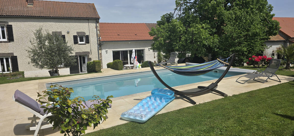 Maison à CHARBONNIERES-LES-VIEILLES