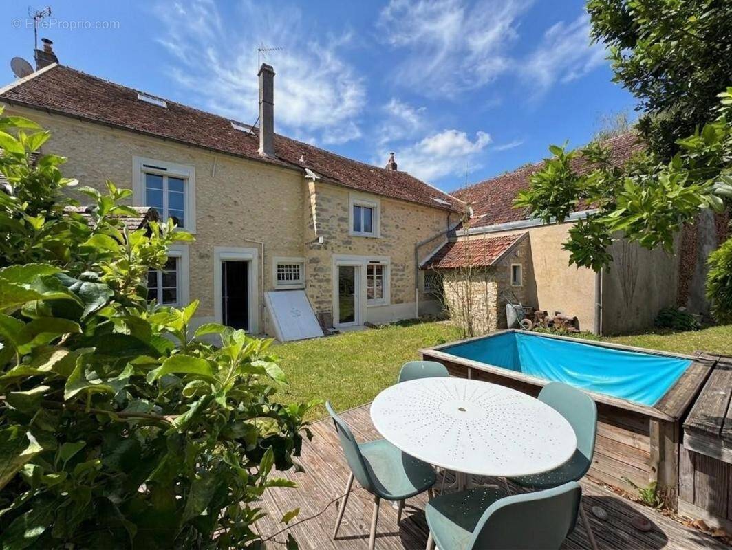 Maison à MACHAULT