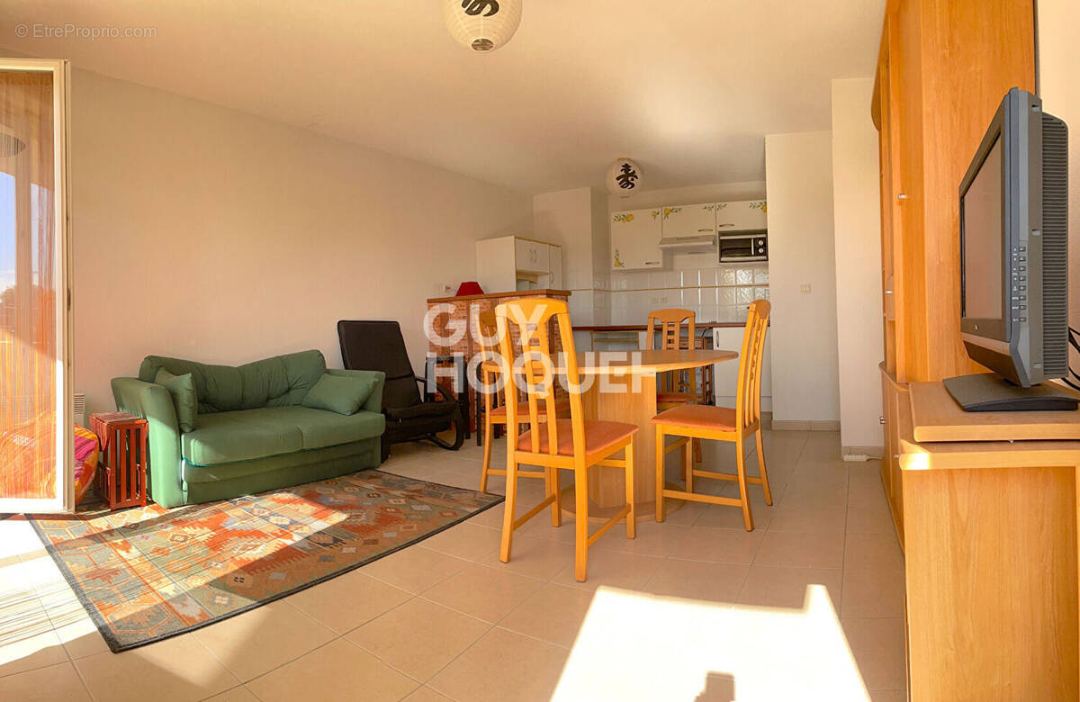 Appartement à BEAUZELLE