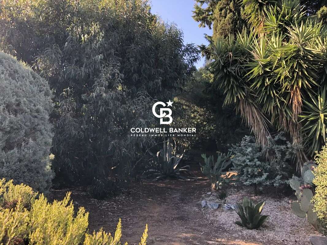 Terrain à LA CROIX-VALMER