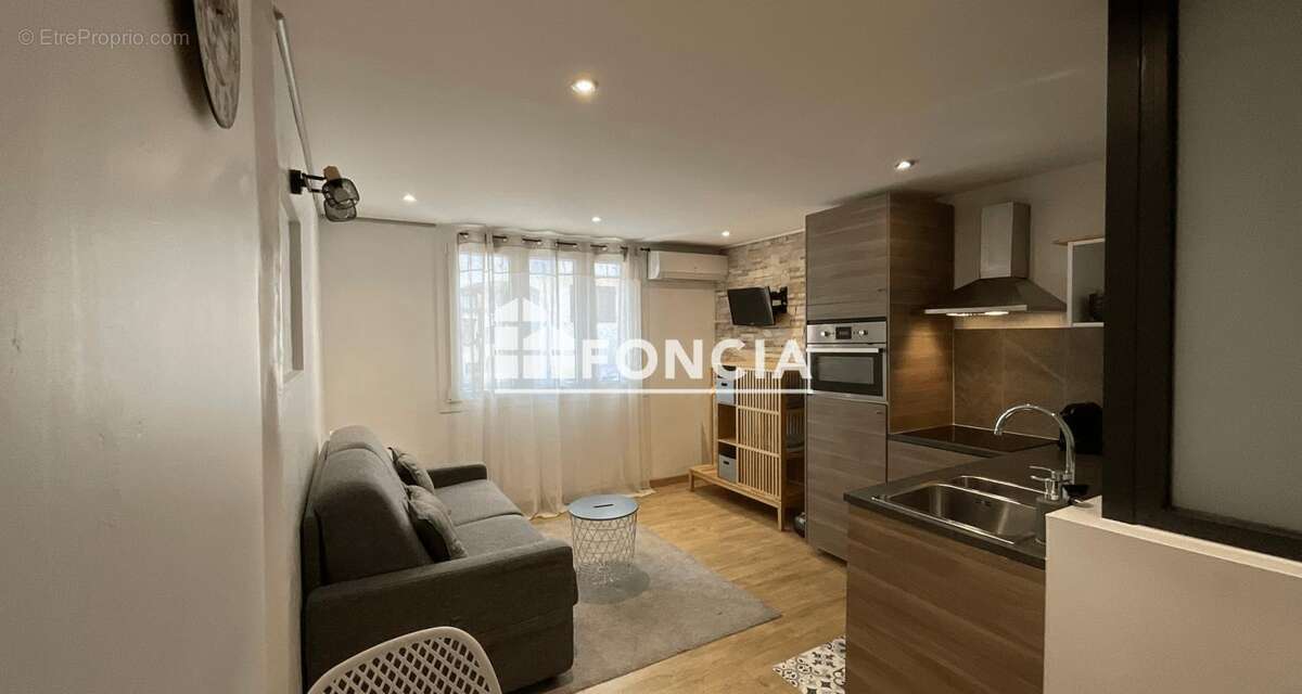 Appartement à SAINT-CYR-SUR-MER