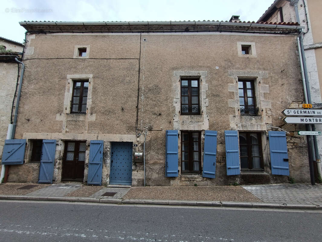 Maison de village de caractère - Proche commerces - MARTHON - photo 16