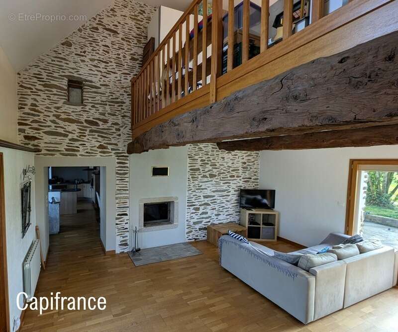 Longère rénovée PLOERMEL (Morbihan) – 140 m² – 4 chambres – Terrain arboré 2700 m² – Dépendance – DPE C – 25 min Vannes - photo 4