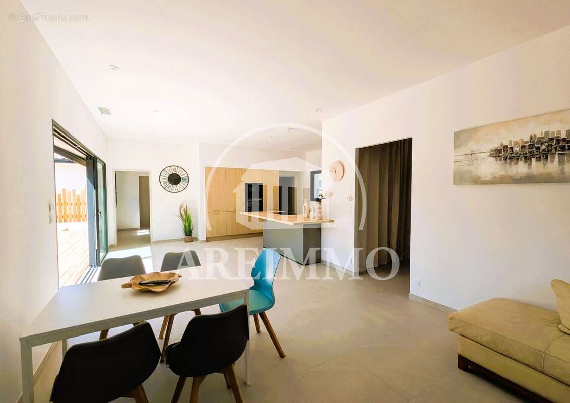 Maison 143 m² à Saint-Martin-De-Londres  - photo 5