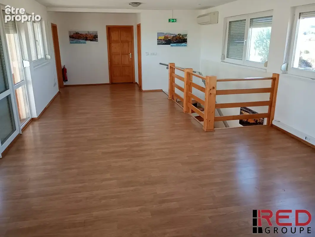 Commerce 220 m² à vendre à Berre-L'etang (13130) - photo 2