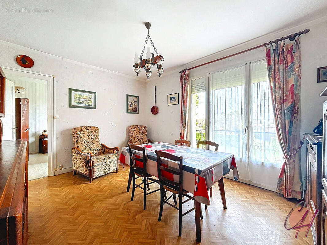 Maison à MONTLOUIS-SUR-LOIRE