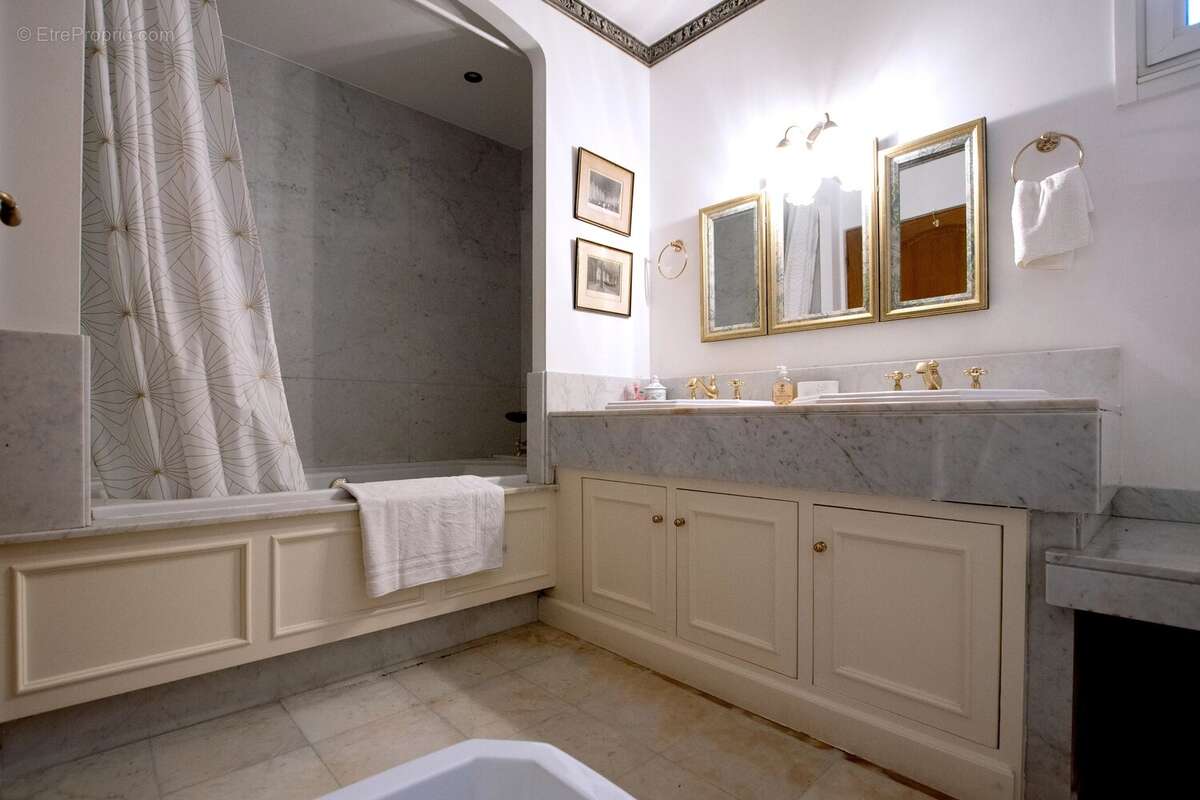 Maison à MANDELIEU-LA-NAPOULE