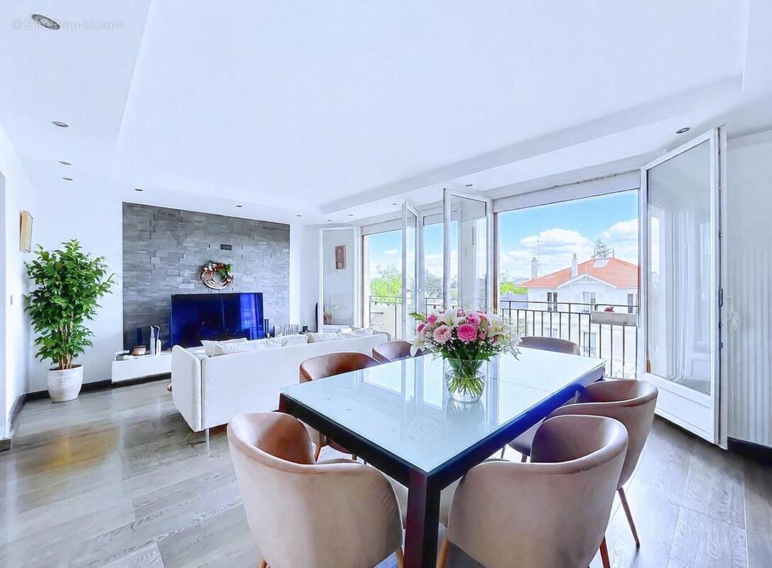 Photo 1 - Appartement à SAINT-MAUR-DES-FOSSES