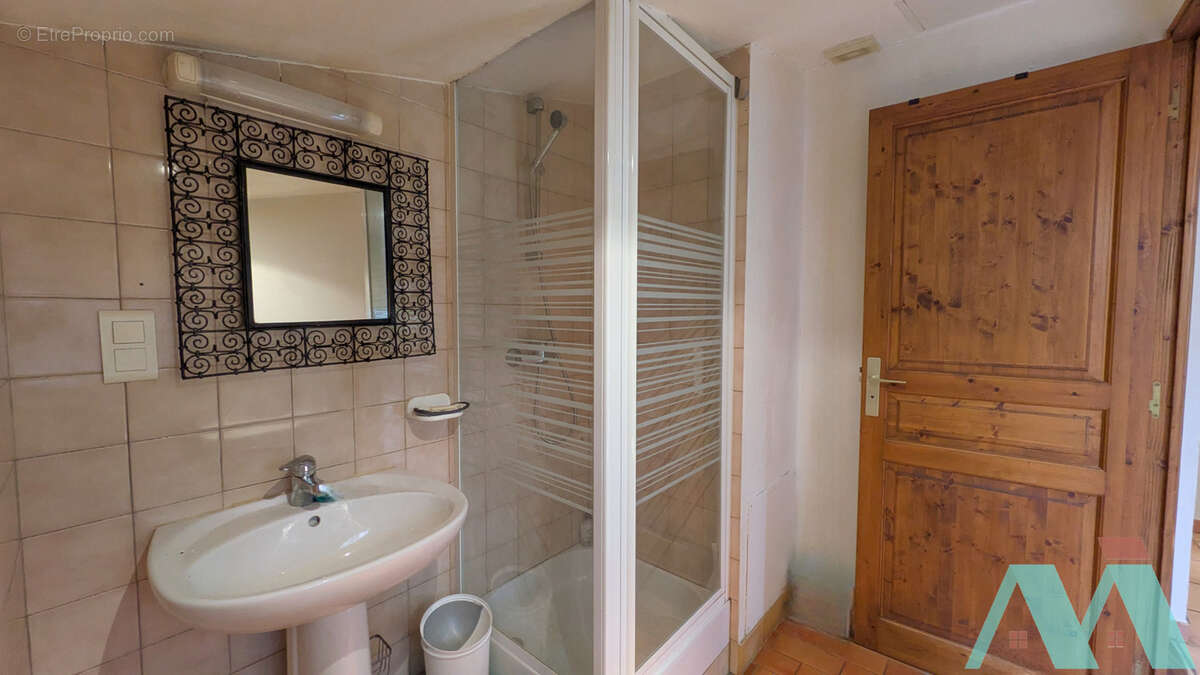 Appartement à SIGNES
