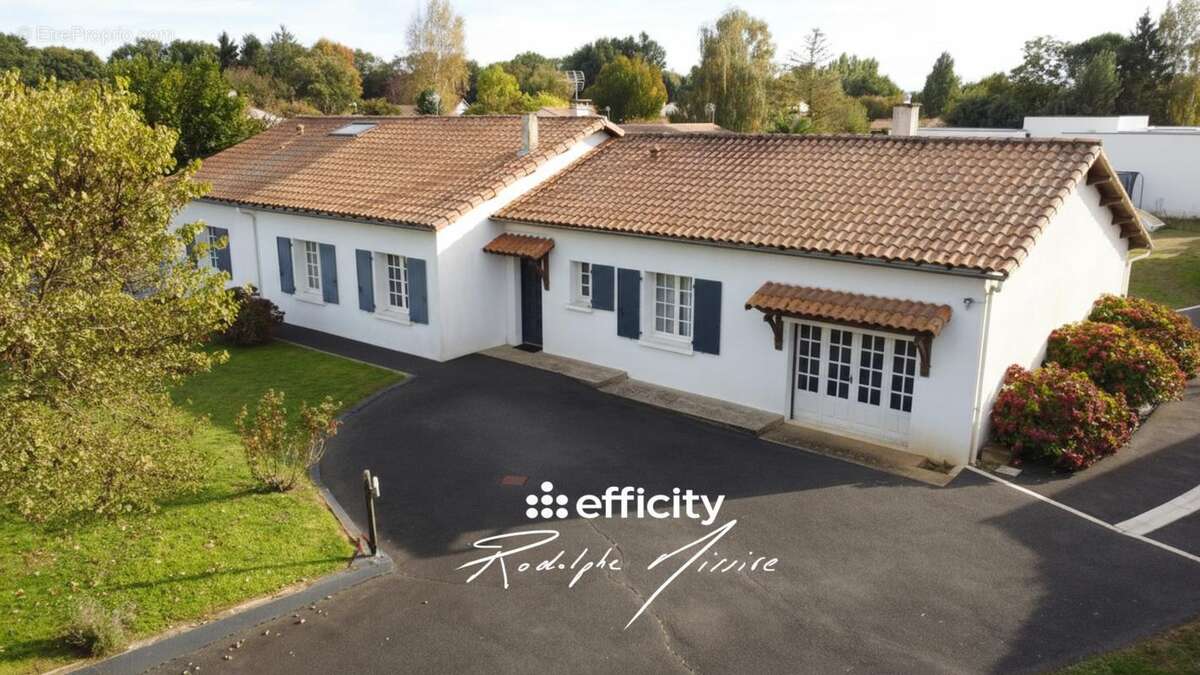 Maison à MOUGON