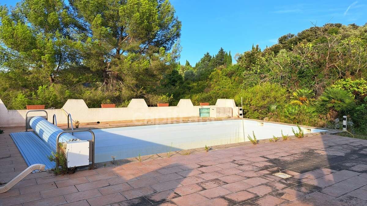 "Rare Gignac, emplacement unique vue panoramique exceptionnelle, Villa 6 pièces 148m2, terrain 2625m2" - photo 8