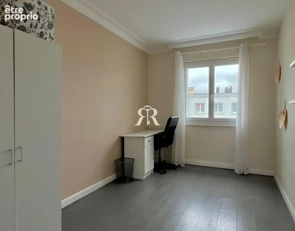 À vendre - Appartement T5 traversant de 82 m2 avec cave - Dernier étage - photo 9