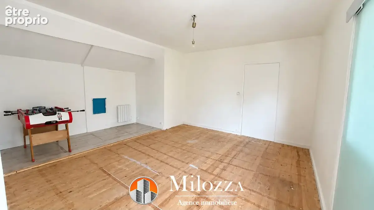 Vaulx-Milieu - Maison 161 m², 4 chambres, terrasse et sous-sol - photo 9