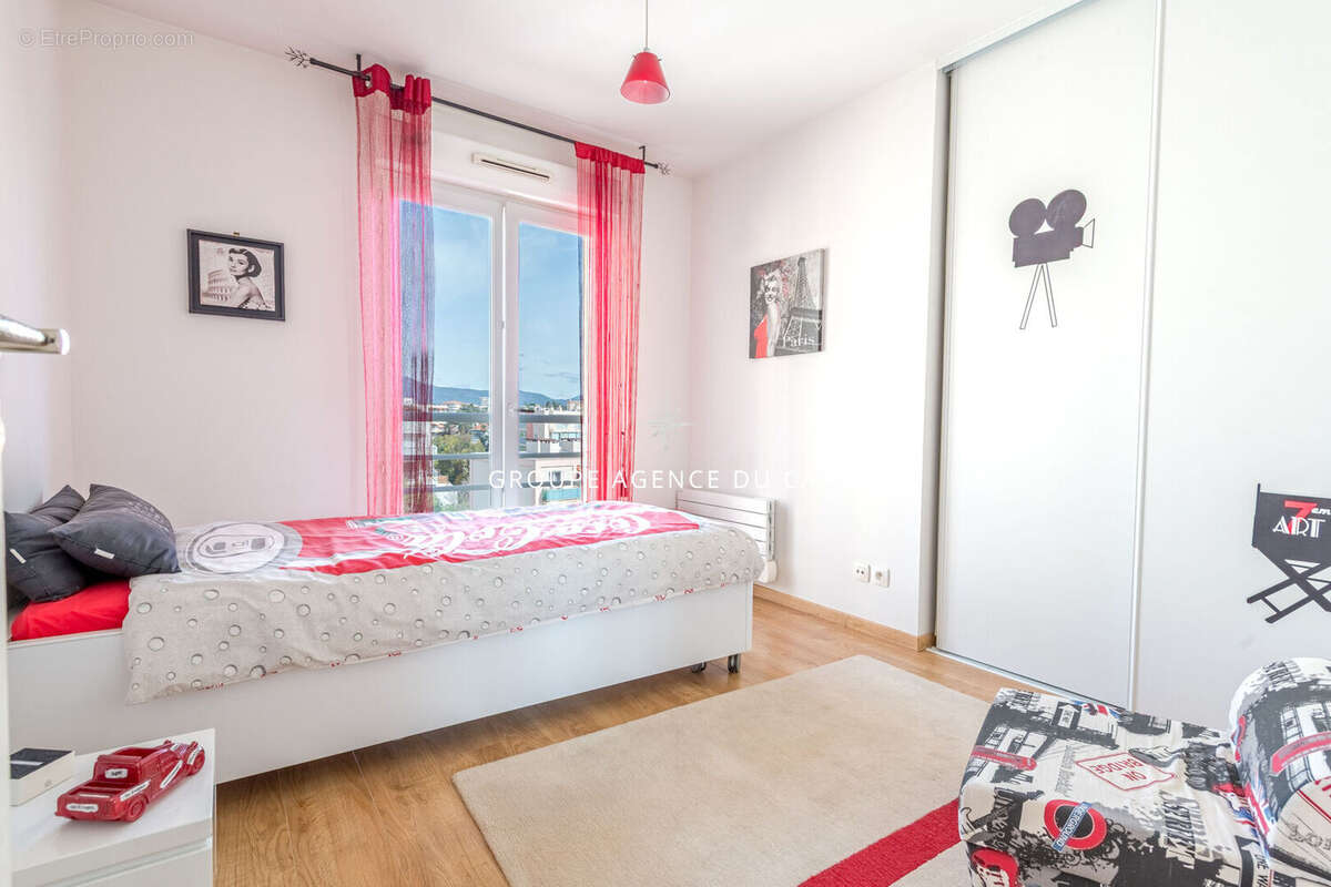 Appartement 3 pièces avec vue dégagée, terrasse et parking privatif à Saint-Raphaël - photo 7