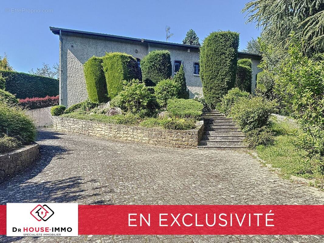 Maison à SAINT-GENIS-LAVAL
