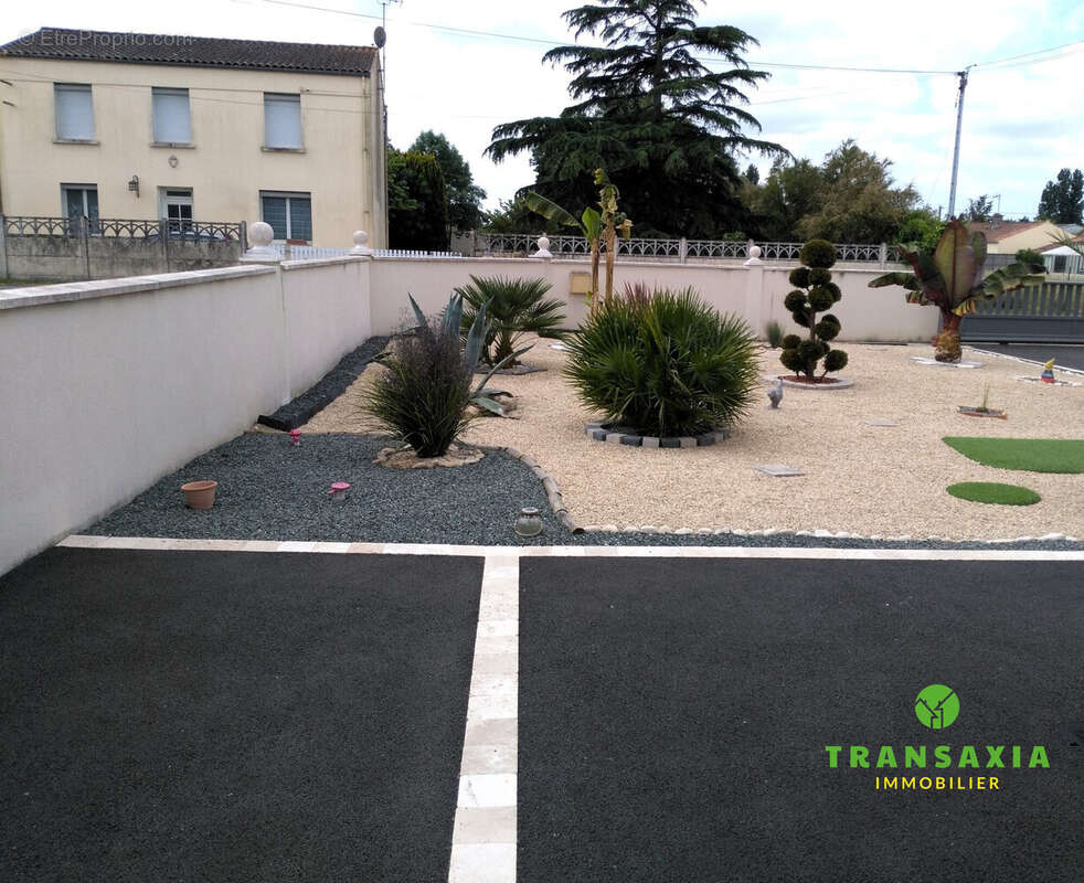 Maison 150 m² à La Taillee  - photo 6