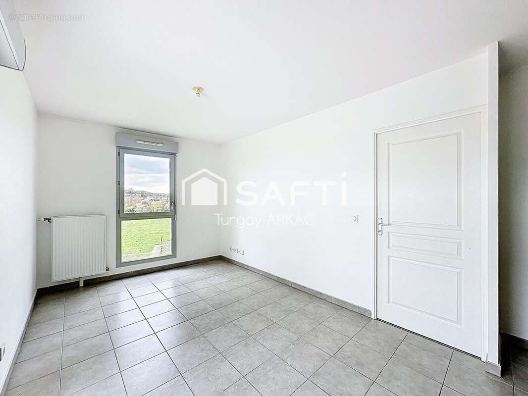 Photo 3 - Appartement à L'ISLE-D'ABEAU