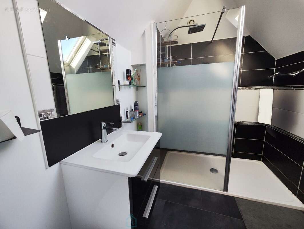 Maison à SAINT-PIERRE-SUR-DIVES