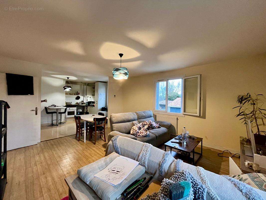 Maison à COLAYRAC-SAINT-CIRQ