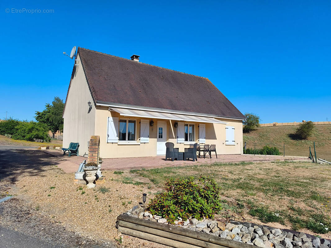 Maison à SARGE-SUR-BRAYE