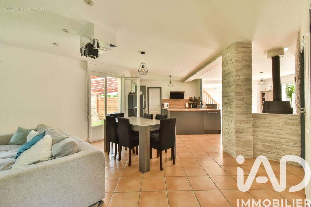 Maison 123 m² à Cherre  - photo 5