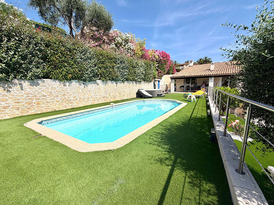 Maison à CAGNES-SUR-MER