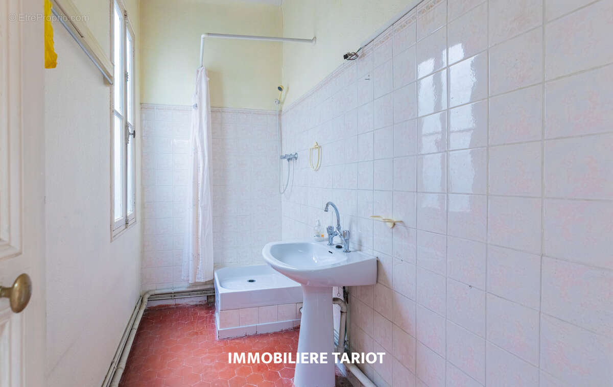 Appartement à MARSEILLE-4E