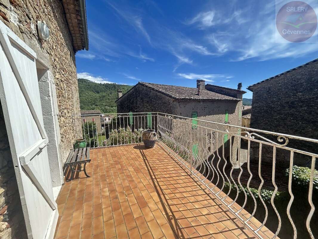 Charmante maison de village en pierre  Vue dégagée - photo 2