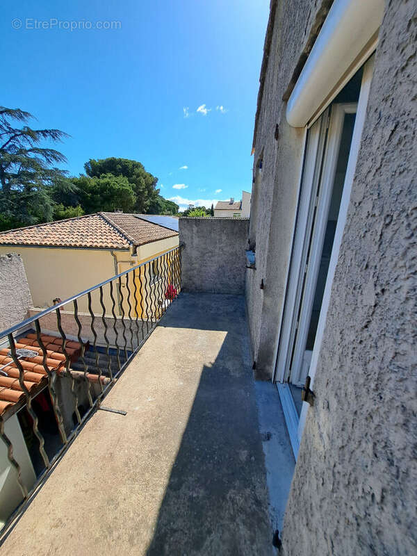 Appartement à VILLENEUVE-LES-AVIGNON