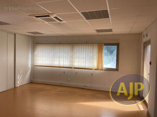 Commerce à LESPARRE-MEDOC