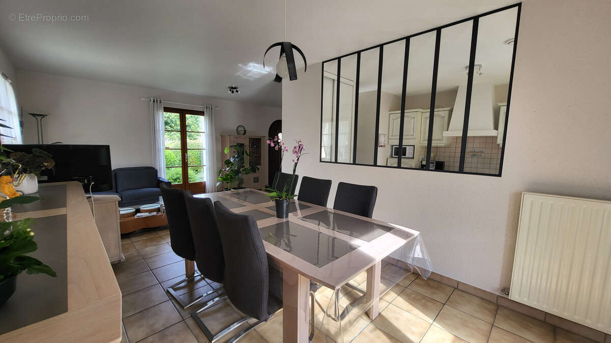 Maison en parfait état avec beau terrain - photo 4