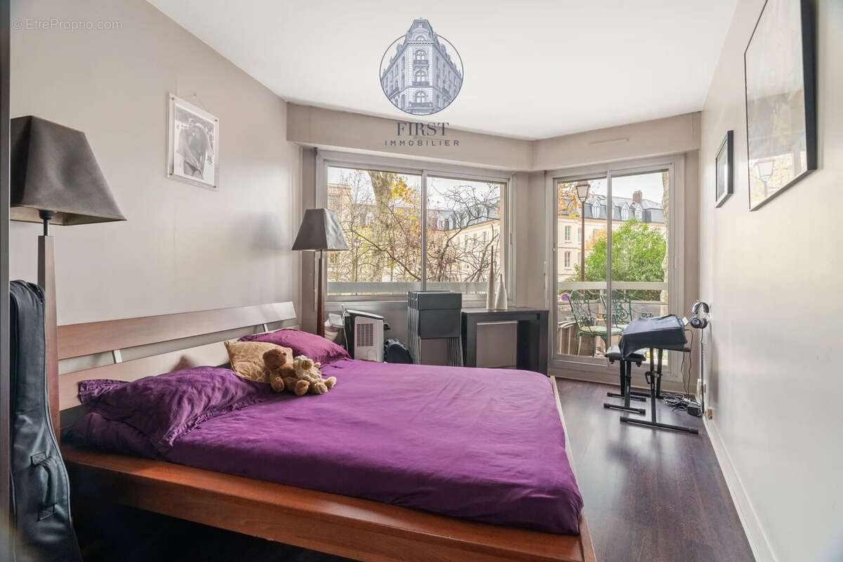 Appartement à NEUILLY-SUR-SEINE
