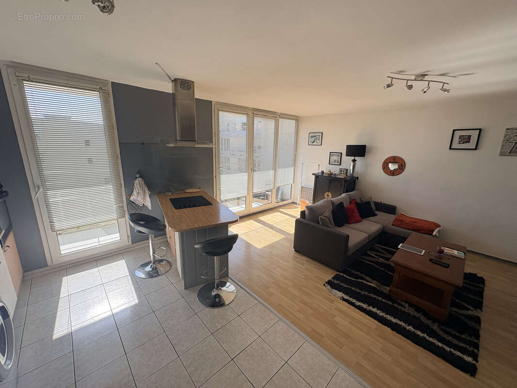 Bel appartement T3 lumineux avec balcon et garage KERFEUNTEUN - photo 7