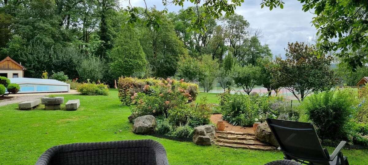 Maison à LONS-LE-SAUNIER