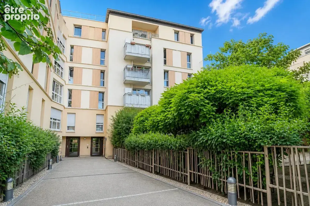 Photo Appartement à Epinay-Sur-Seine au prix de 250 000€