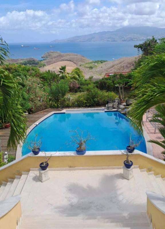 Maison à LES TROIS-ILETS