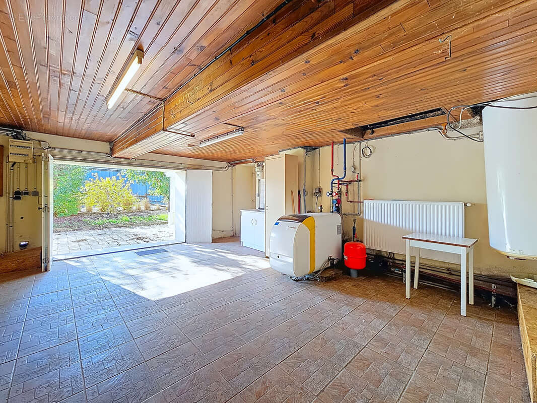 Terrain à NEUILLY-EN-DUN