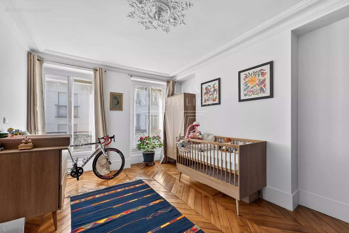 Appartement à LEVALLOIS-PERRET