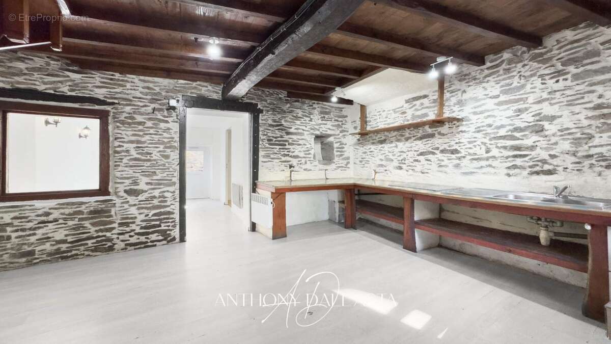 Maison à VILLARDONNEL