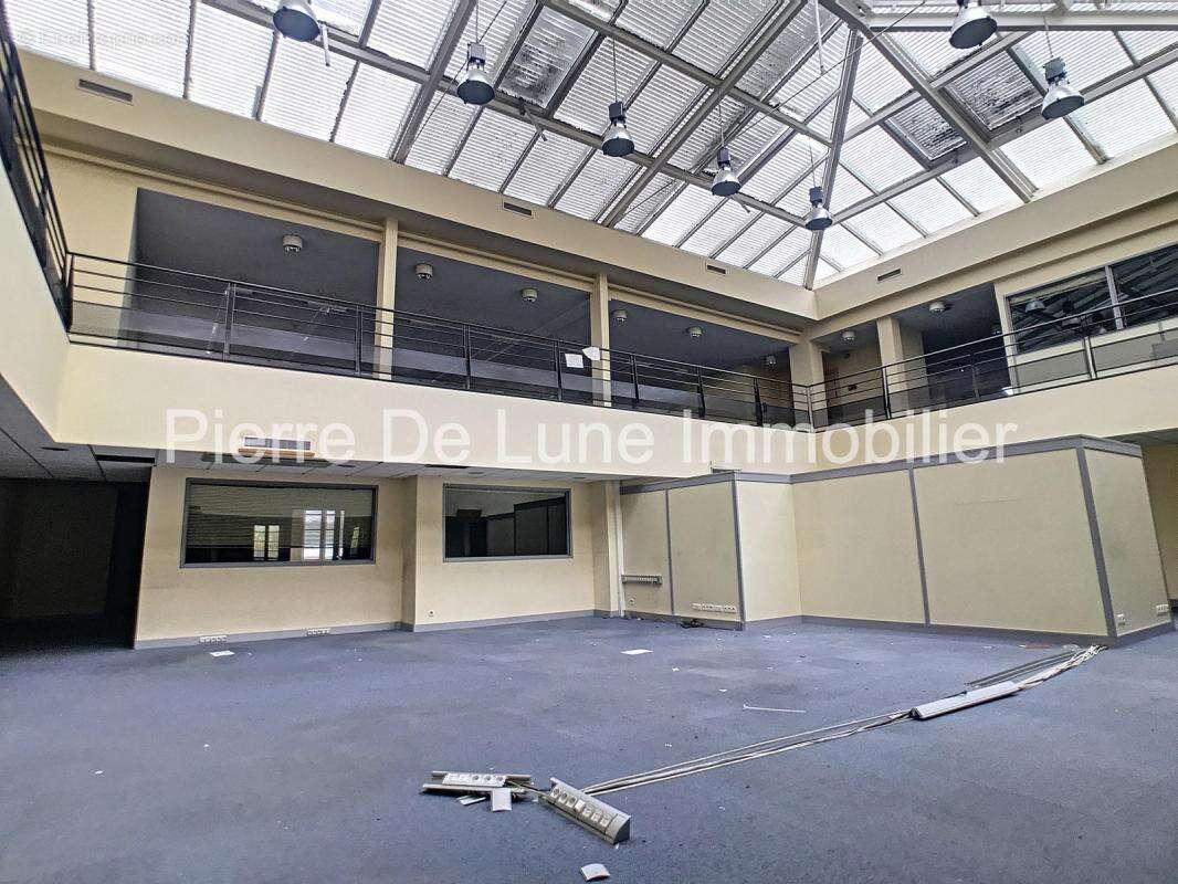 Périgueux centre - local sur 2 niveaux - photo 3