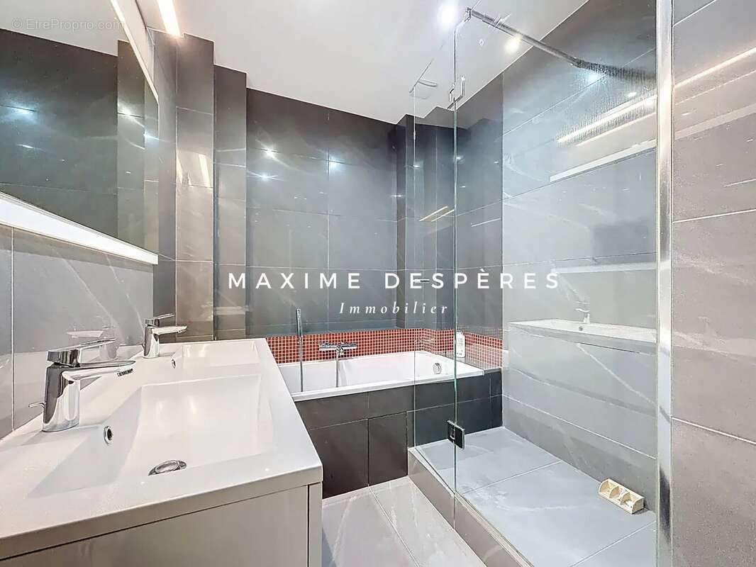 Appartement à NEUILLY-SUR-SEINE
