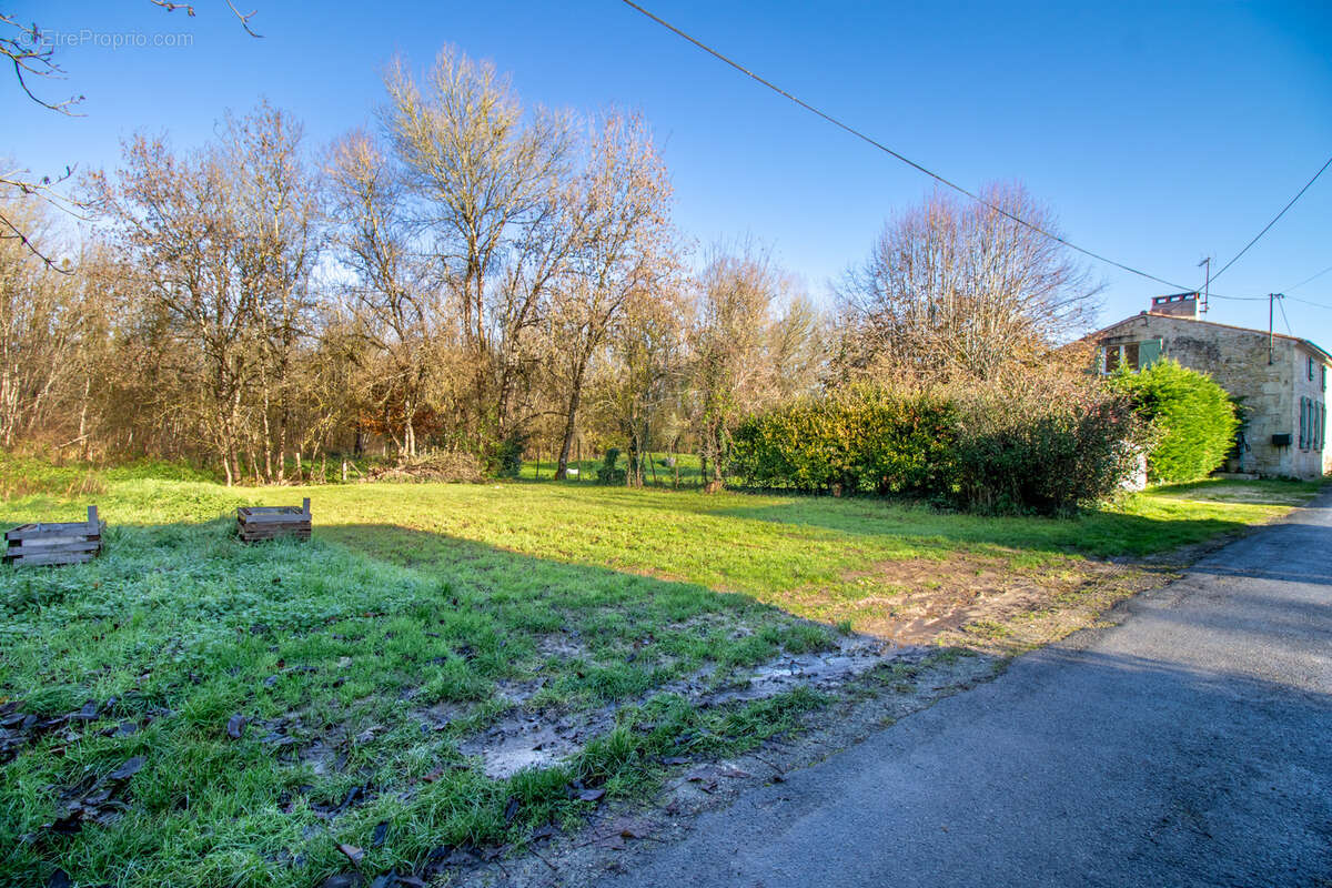 Maison à SAINT-SAVINIEN
