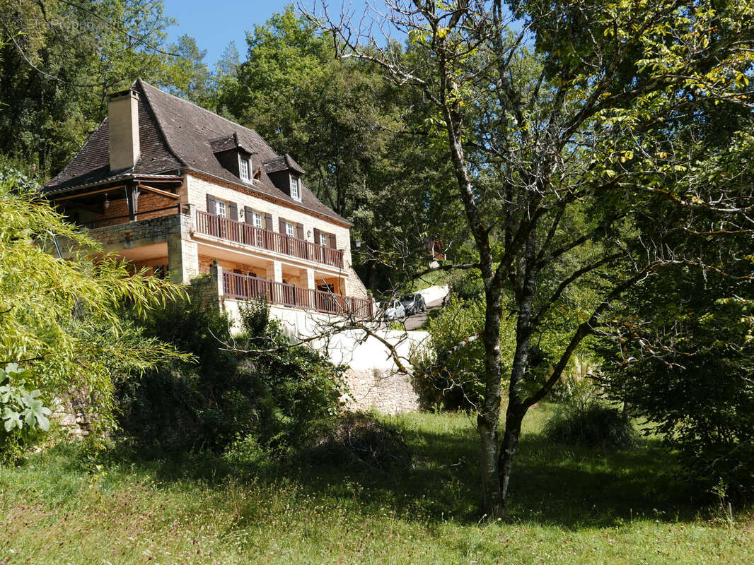 Maison à BEYNAC-ET-CAZENAC